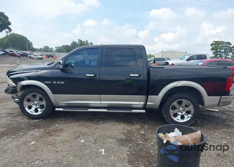 2010 Dodge Ram 1500 Laramie z USA, uszkodzony, nr VIN 1D7RB1CT2AS121461